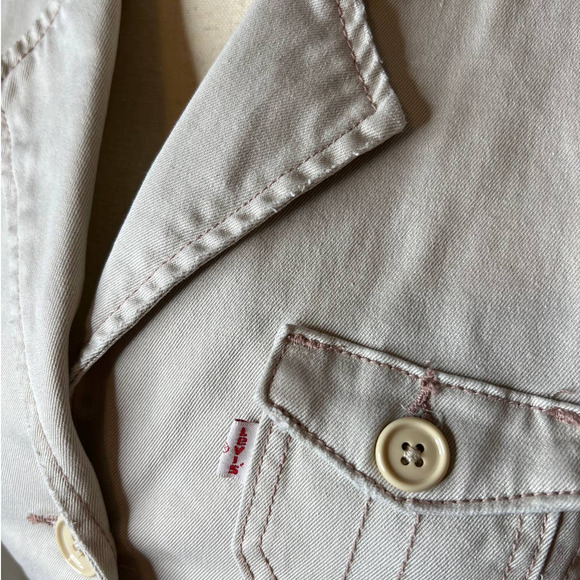 Levi's Khaki Short Jacket with Stud Details on Sleeve Cuffs Size Medium - Picture 2 of 7